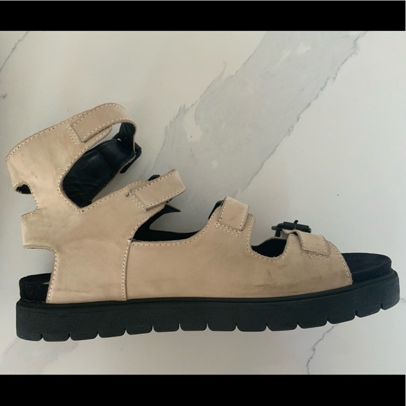 Light beige gladiator sandals - Picture 4 of 4